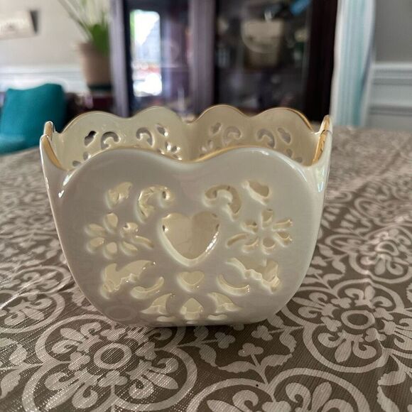 Lenox Eternal Hearts 5.5”‎ Pierced Round Bowl Scalloped Trim - 24k Gold - Picture 1 of 8